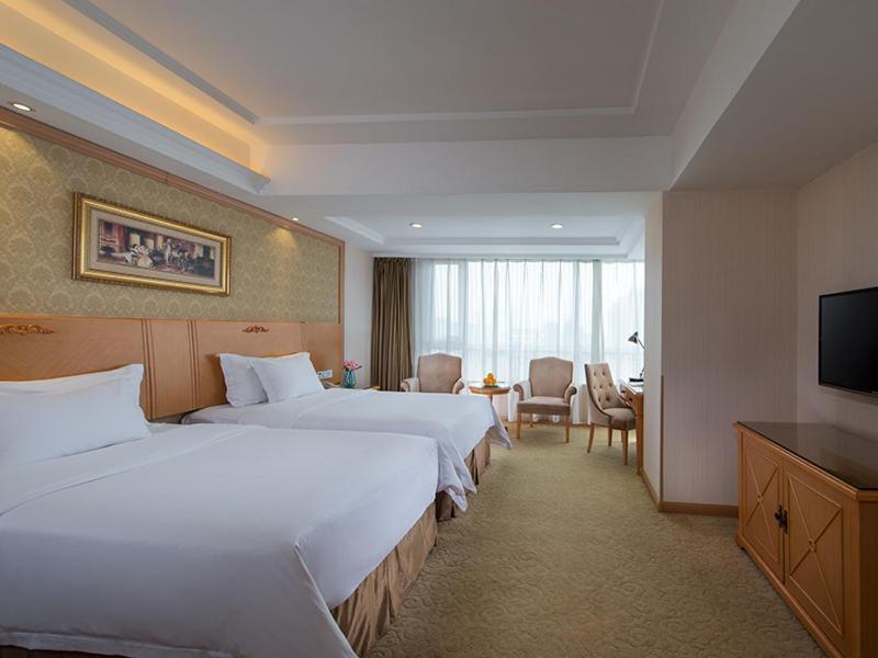 เวียนนา อินเตอร์เนชั่นแนล โฮเต็ล สาขาสถานีรถไฟเฉินหยาง Hotel เสิ่นหยาง ภายนอก รูปภาพ